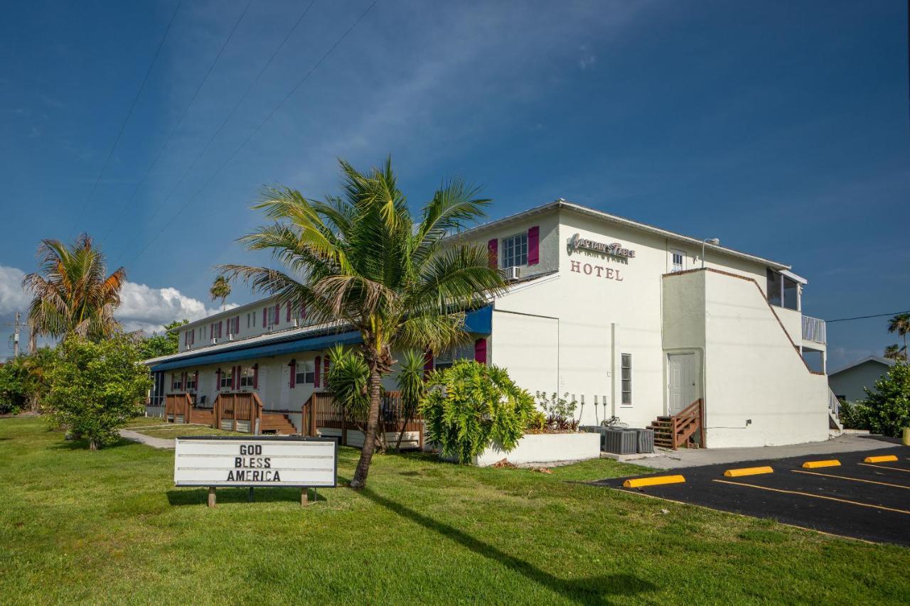 Captain'S Table Hotel By Everglades Adventures Ngoại thất bức ảnh