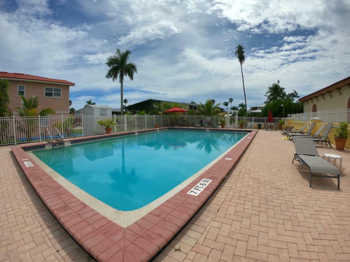 Captain'S Table Hotel By Everglades Adventures Ngoại thất bức ảnh